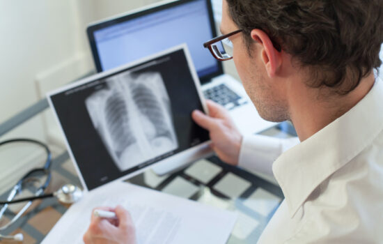 What’s the Difference Between Lung Cancer Risk, Screening & Symptoms?