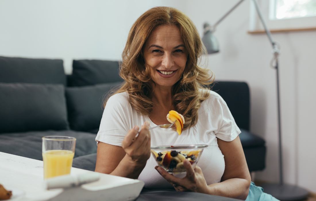 woman eating well while undergoing radiation therapy